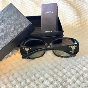 PRADA SUNGLASSES 🕶️ SPR260